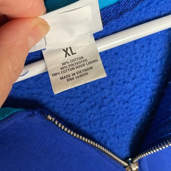 WALT DISNEY WORLD 2020 Blue XL‎ Zip Up Character Hoodie Disney Parks Graphic - Picture 9 of 10